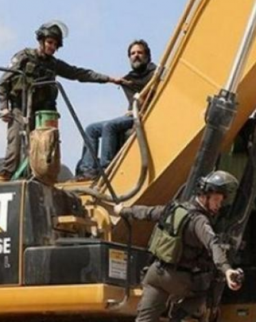 الاحتلال يوقف إصلاح شبكة الكهرباء شرق يطا بالخليل