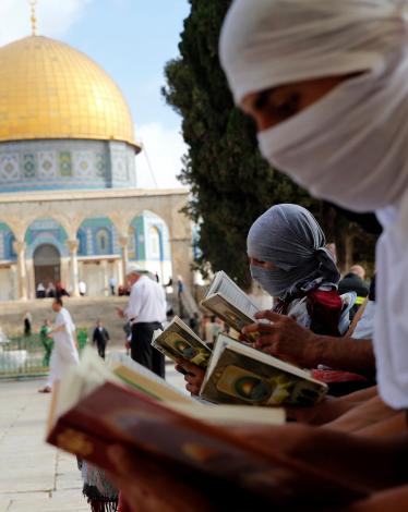 "الشباب الثائر" يدعو للنفير والرباط في الأقصى