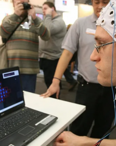 ثورة طبية تكشف إمكانية "غرسات الدماغ" في محاربة الاكتئاب والخرف