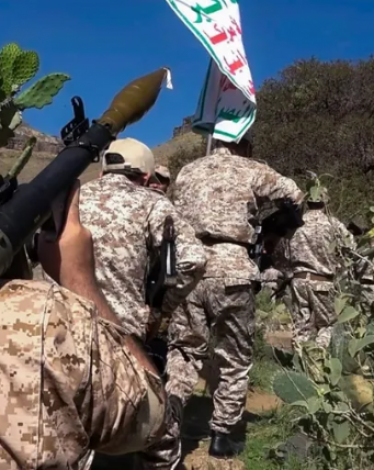 "الحوثي" تقصف "تل أبيب" وتضرب هدفاً حيوياً