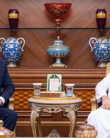 ولي العهد السعودي ورئيس الفيفا