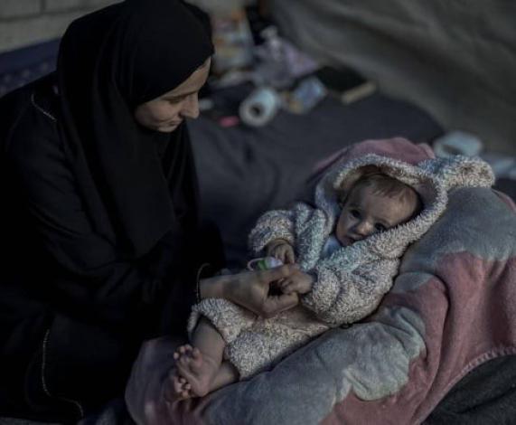 طفل ولد في الحرب