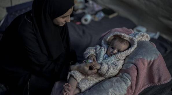 طفل ولد في الحرب