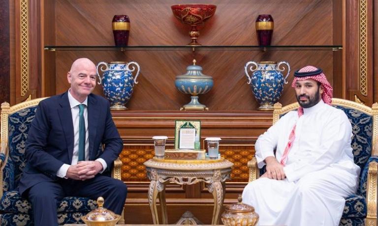 ولي العهد السعودي ورئيس الفيفا