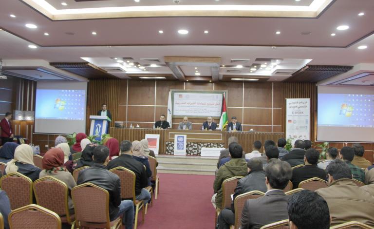 الكلية الجامعية تختتم المرحلة الأولى من مشروع العمل الحر " "E-Work