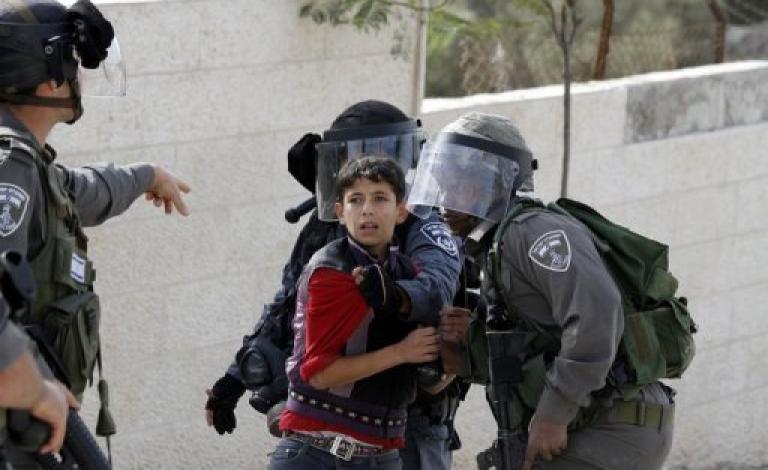 شهادات اعتقال جديدة لأسرى أطفال يقبعون في سجن 
