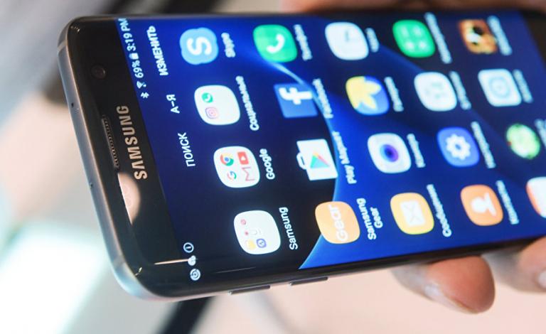 التنصت على الهواتف