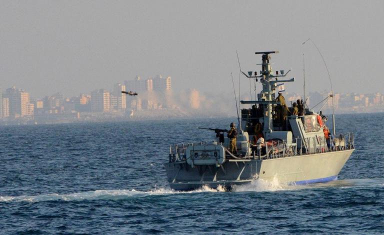 زوارق الاحتلال تستهدف مراكب الصيادين في بيت لاهيا