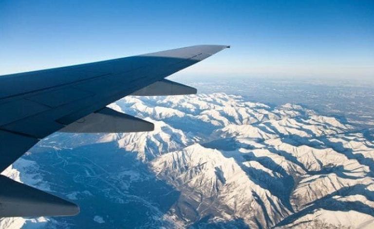 لماذا تحلق الطائرات على ارتفاعات شاهقة؟
