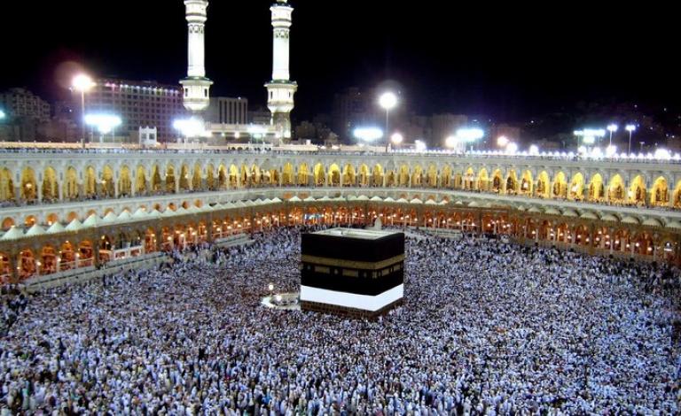 أكدت المملكة العربية السعودية، الاثنين 5 يونيو/حزيران، إنها ستلتزم بتوفير كل التسهيلات والخدمات للحجاج والمعتمرين القطريين، رغم قطعها العلاقات الدبلوماسية مع الدوحة. وجاء في البيان الذي نشرته وكالة الأنباء السعودية الرسمية 