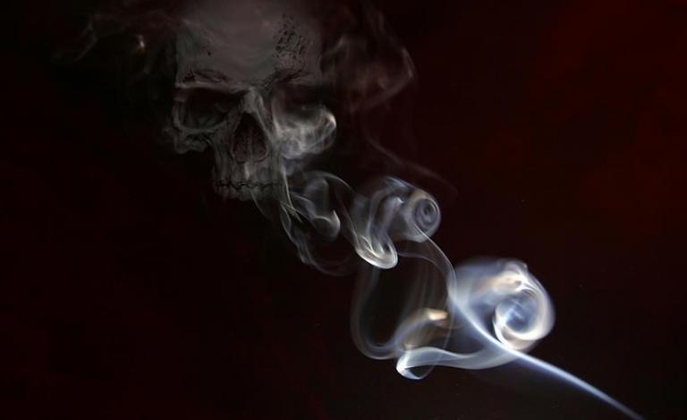 التدخين يقصف أعمار مرضى الإيدز أكثر من الفيروس نفسه (دراسة)