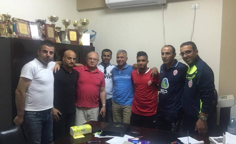 لاعب خط الوسط سليم نصار