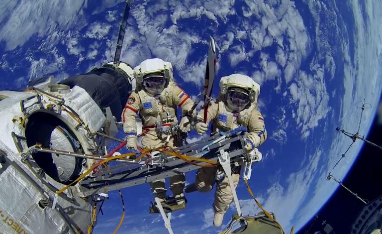 olympic-torch-cosmonauts-iss