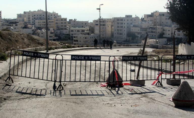 20140908_road_to_al_esawiyah_blocked_by_police_full