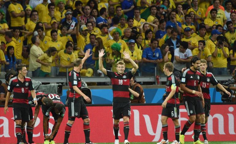 كروس يبدأ 2017 بالسخرية من البرازيل