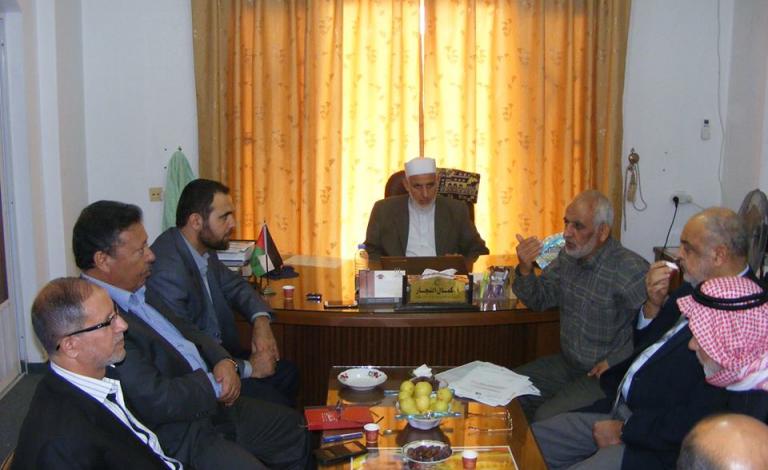 خلال لقاء نواب خانيونس برؤساء البلديات