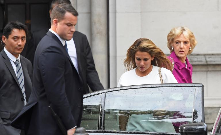 البارونة فيونا شاكلتون وهيا بن الحسين