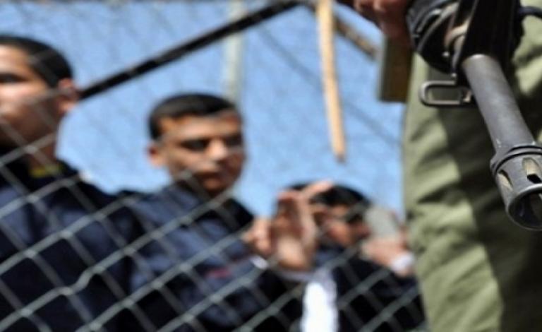الأسرى للدراسات : تواصل الاضراب عن الطعام لثلاثة من الأسرى