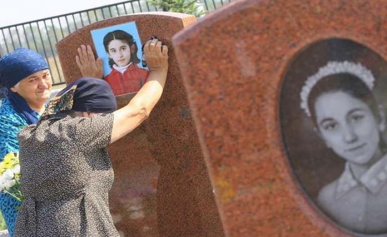 5c41b737d43750067c8b460e