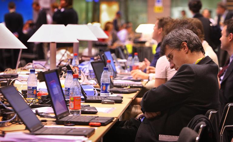 النوم في العمل