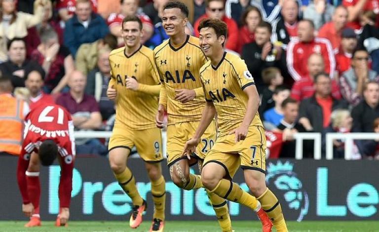 توتنهام وفرحة اللاعبين بالفوز على ميدلزبرة