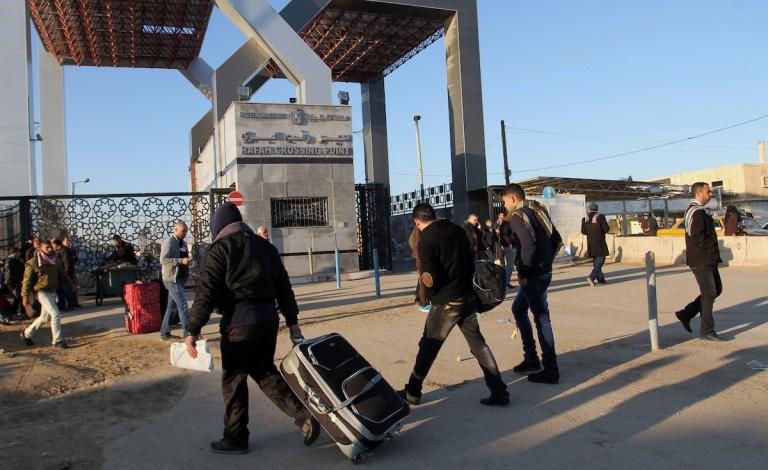 آلية السفر عبر معبر رفح غدًا