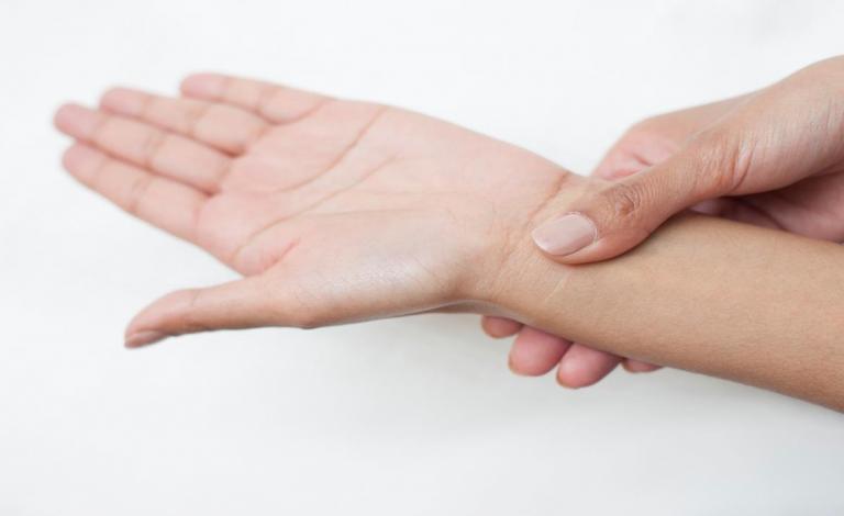 النساء أكثر تعرضاً لالتهاب المفاصل