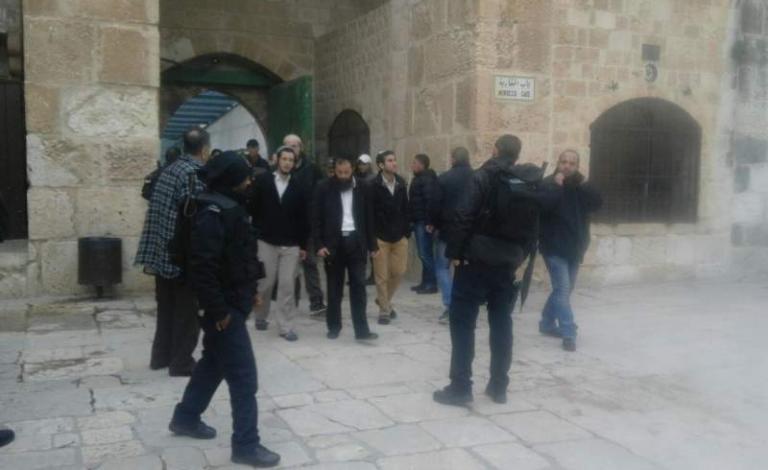 اقتحام المستوطنين للمسجد الأقصى