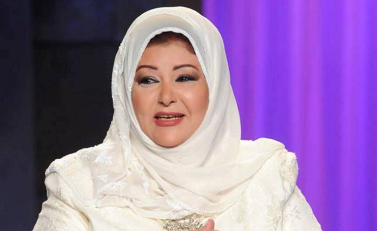 ممثلة مصرية تنتقد زميلتين لها بسبب خلعهما الحجاب