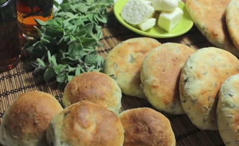 fatayer-zaatar