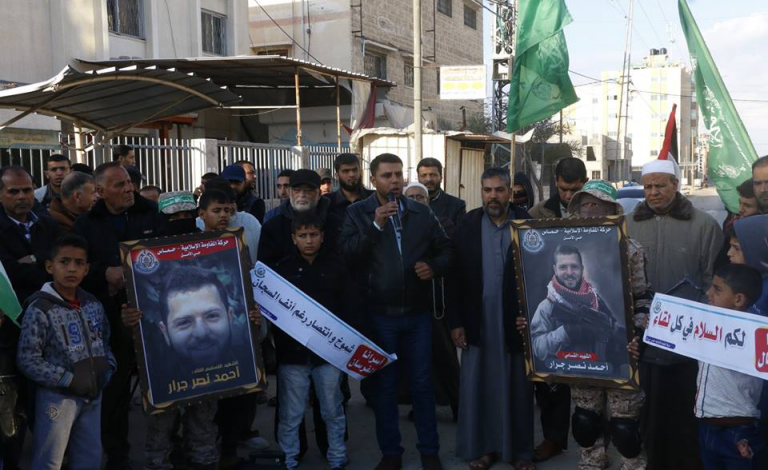 حماس تنظم وقفة وفاء للشهداء والأسرى غرب خان يونس