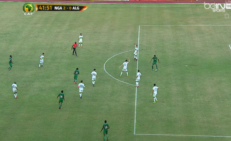 قلَّص المنتخب الجزائري، من حظوظه في التأهل لمونديال روسيا، بعد الهزيمة أمام نظيره النيجيري (1ـ3) في المباراة التي جرت بينهما، مساء اليوم السبت، ضمن المرحلة الثانية من التصفيات.                                          تقدم المنتخب النيجيري، أولاً بهدفين ف