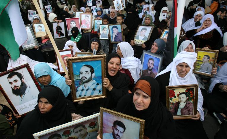 طولكرم: مطالبة بالتراجع عن قرار تقليص زيارات الأسرى