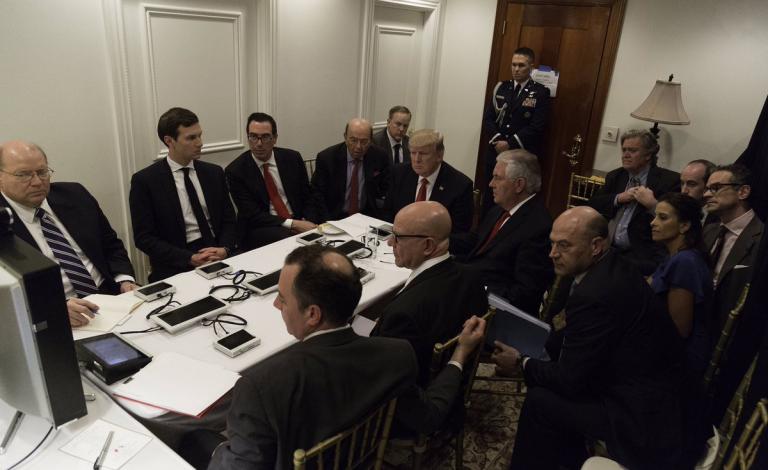 ترامب وفريقه لحظة الضربة الأمريكية على سوريا