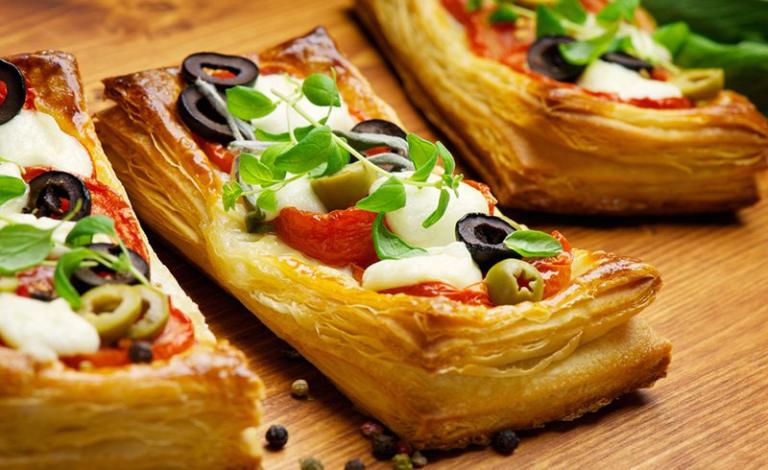 Puffed-Pastry-Pizza._