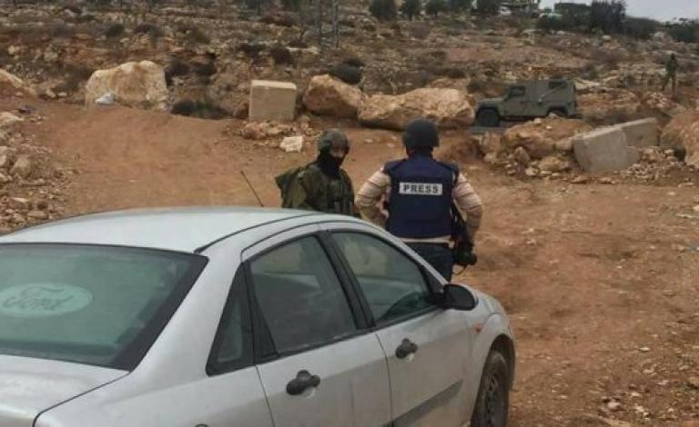 قمعت قوات الاحتلال الإسرائيلي اليوم الجمعة، الفعالية السلمية المطالبة بفتح الطريق الرئيسي المؤدي الى منطقة قلقس شرق الخليل.