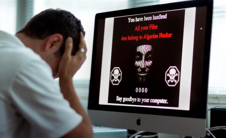 كيف تحمي كاميرا حاسوبك من الاختراق؟