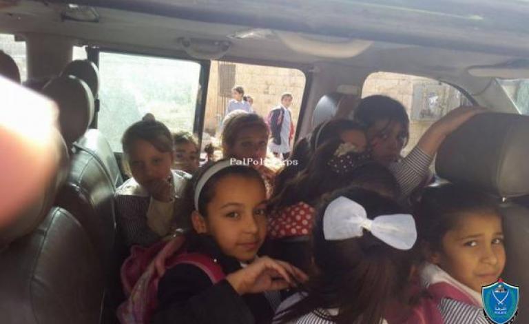 ضبط مركبة بحمولة زائدة في الخليل