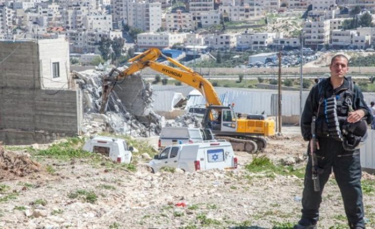 الاحتلال يهدم 8 منازل شمال الخليل