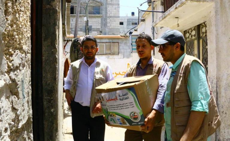 توزيع مساعدات