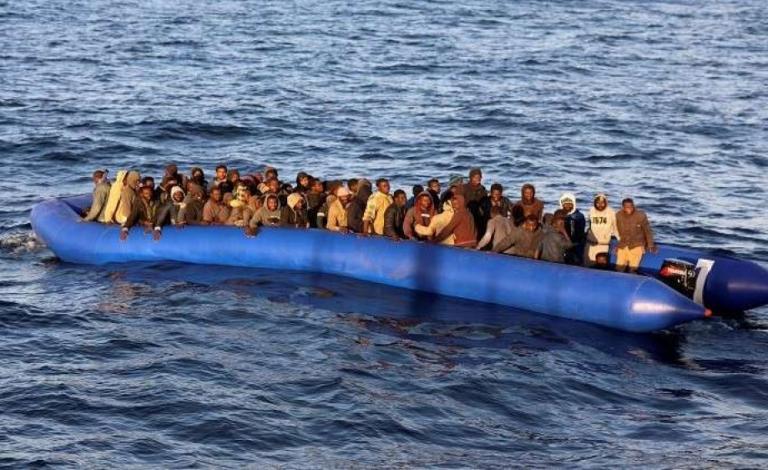 90 مهاجرا في عداد المفقودين إثر غرق مركبهم قرب السواحل الليبية
