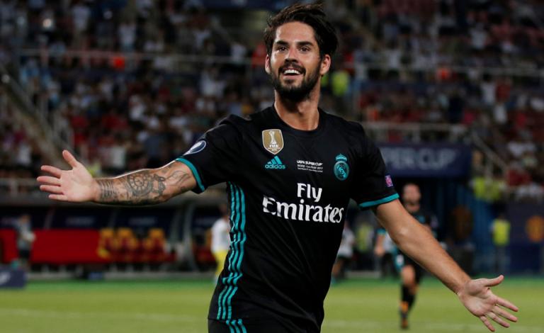 ريال مدريد يلقي الكرة في ملعب إيسكو