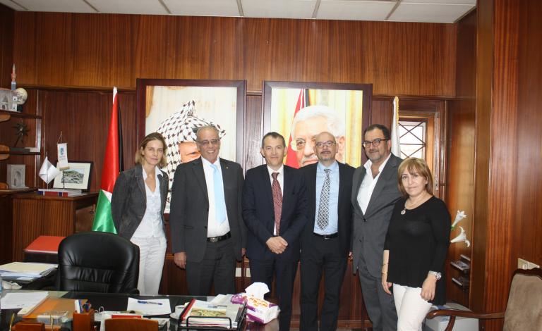 خلال بحث التعاون المشترك