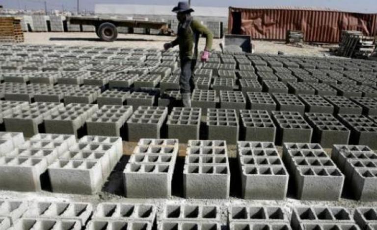 الاحتلال يمنع إدخال الإسمنت لغير المتضررين