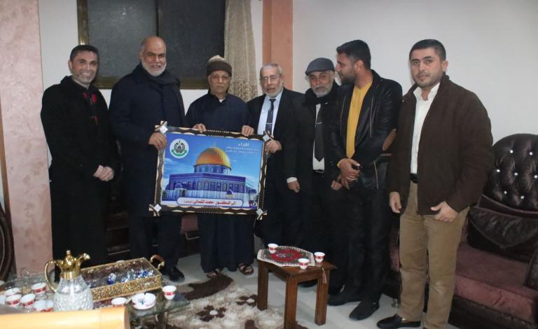 نواب محافظة خان يونس يزورا عدد من دواوين العائلات %e2%80%ab(1)%e2%80%ac %e2%80%ab%e2%80%ac