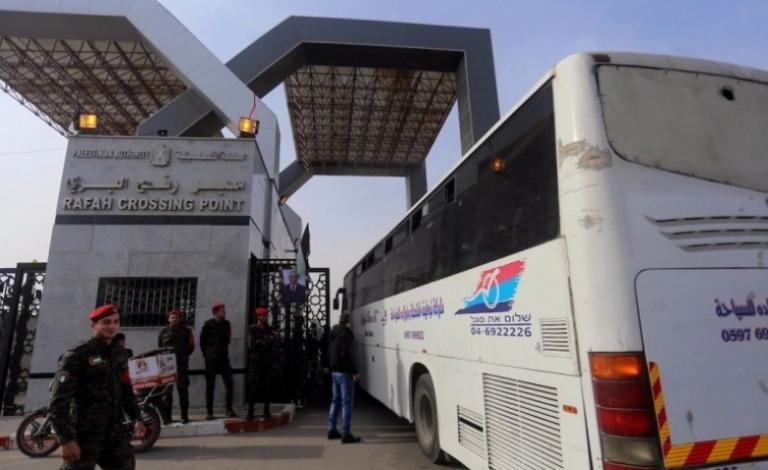 آلية السفر عبر معبر رفح غدا الأربعاء
