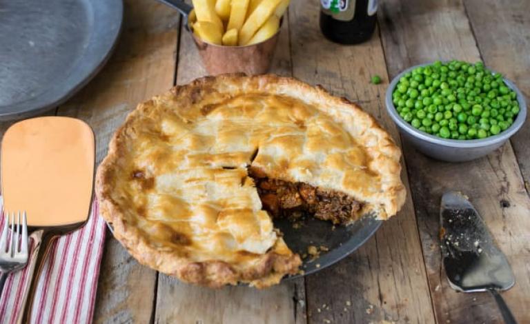 british-steak-and-ale-pie-photo