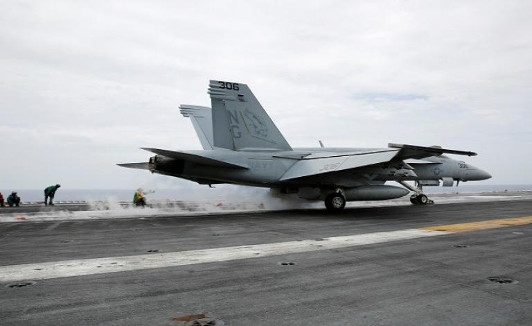 فقد طيار بمشاة البحرية الأمريكية الأربعاء 7 ديسمبر/كانون الأول، بعد أن قفز من مقاتلته قبالة ساحل اليابان، بحسب مسؤولين أمريكيين.  وقال المتحدث باسم وزارة الدفاع الأمريكية (البنتاغون) الكابتن جيف ديفيس إن الطيار المكلف بالعمل في سلاح الطيران بمشاة البحرية 