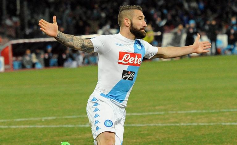 لاعب نابولي تونيلي