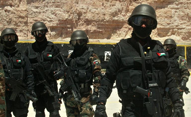 one-of-the-jordanian-special-forces-chief-duties-is-guarding-jordans-national-borders-this-mission-took-on-increased-importance-following-mounting-instability-in-iraq-after-2006